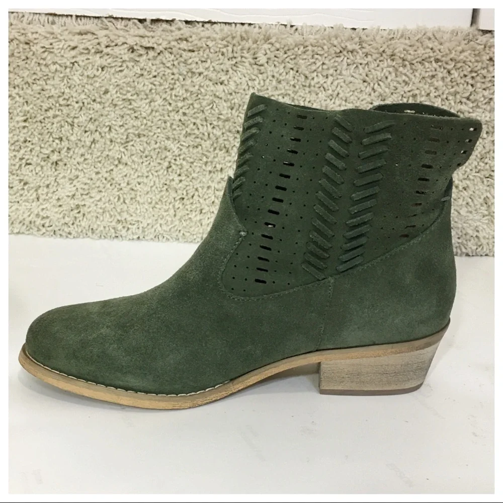 New Coldwater Creek EL PASO SUEDE BOOTS